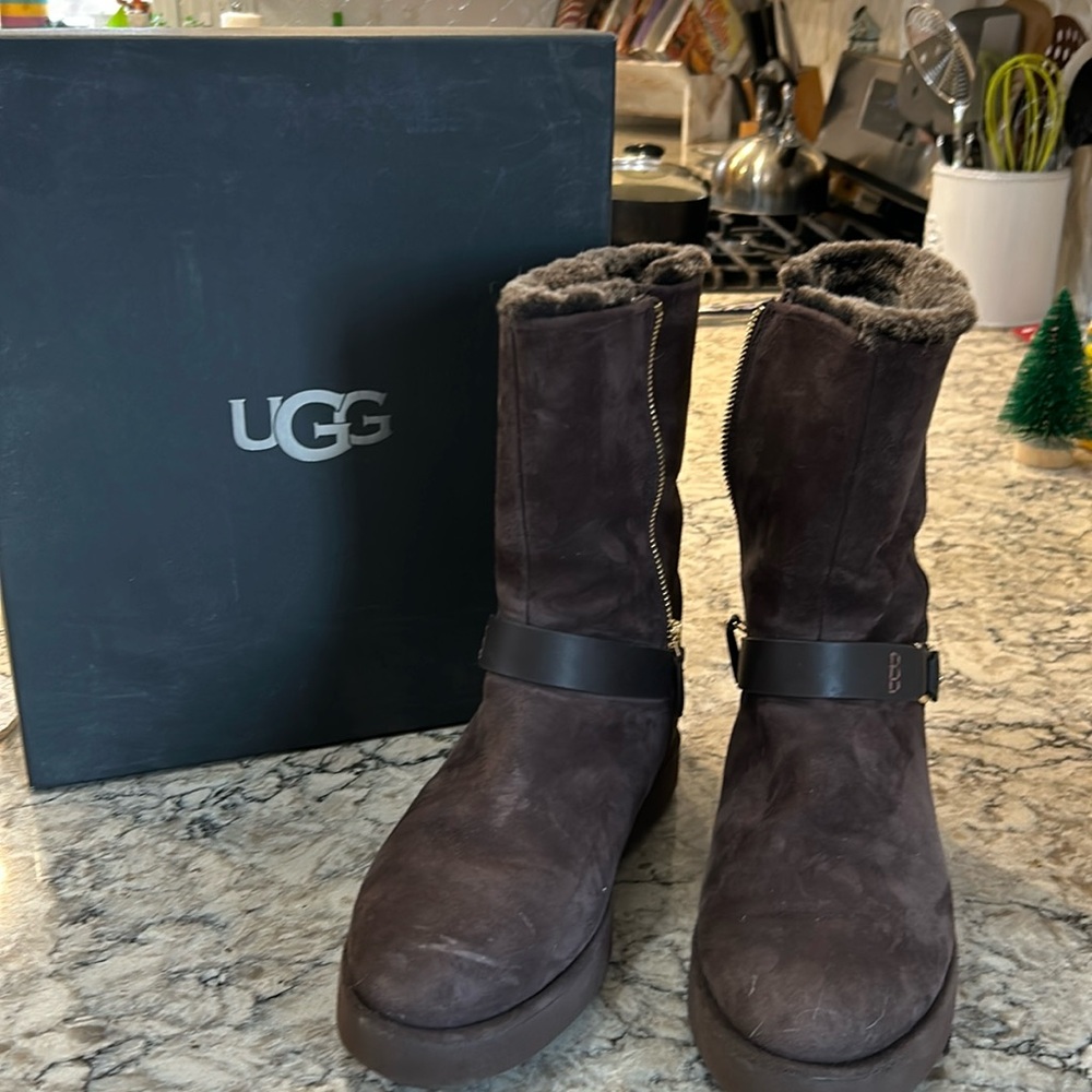 Womens brown suede zip Ugg boots